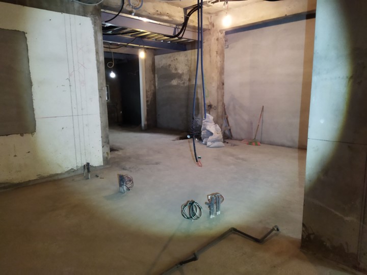 與隔壁鄰居共同壁滲水 與隔壁鄰居共同壁滲水